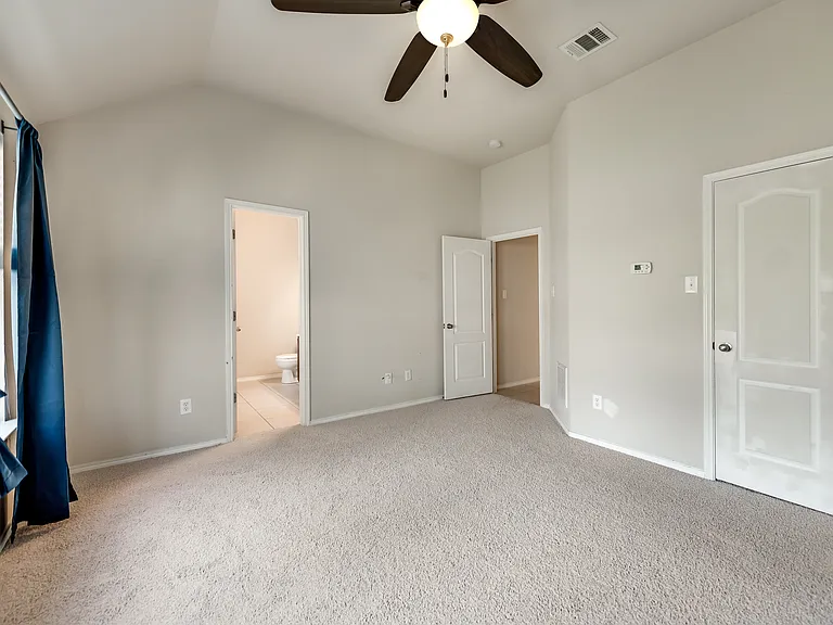 203 Cedar Creek Dr — Photo 17