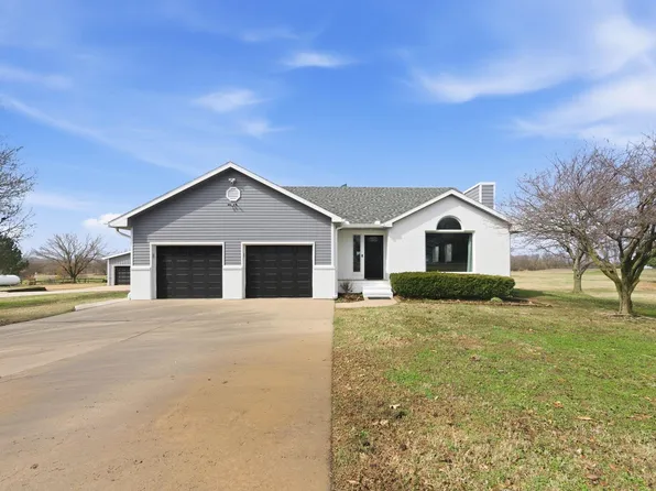 235 N Tyler Rd, Wellington, KS 67152