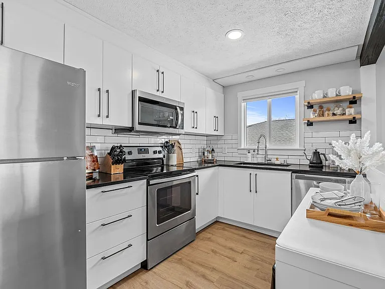 2219 N Atlantic St #D — Photo 3