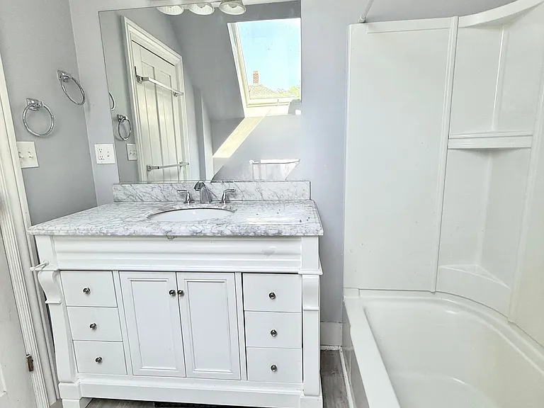 17 Lothrop St #2 — Photo 8