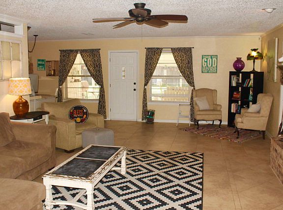 2nd image of 4631 Valleybrook Ln