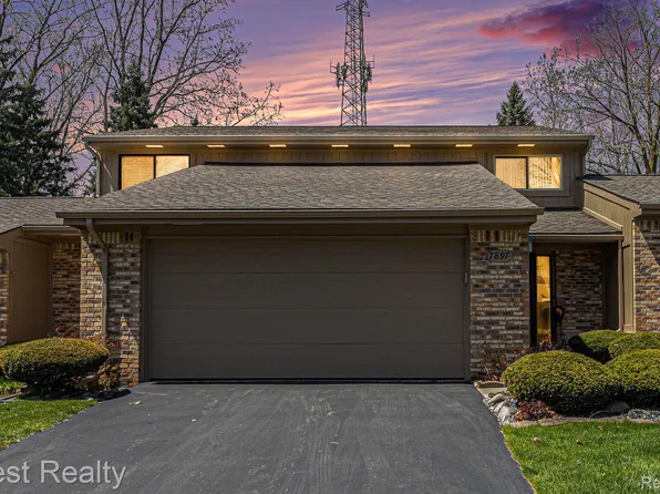 7897 Meadow Dr, Waterford, MI 48329