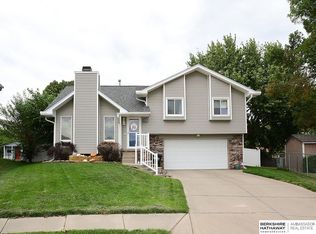 13014 Ogden Cir, Omaha, NE 68164