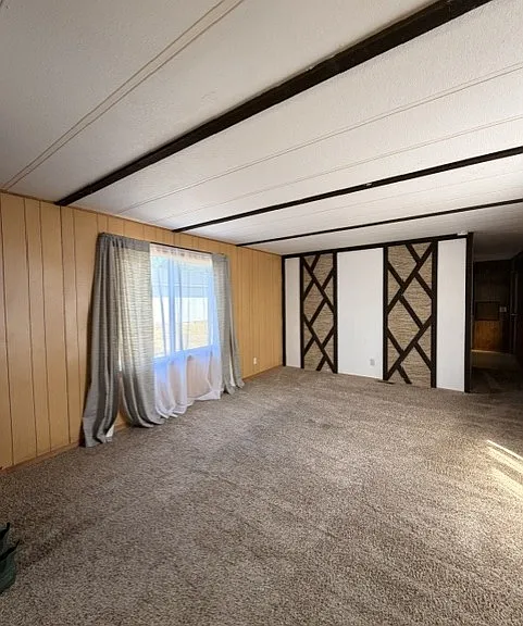 110 W Veterans Ave — Photo 4