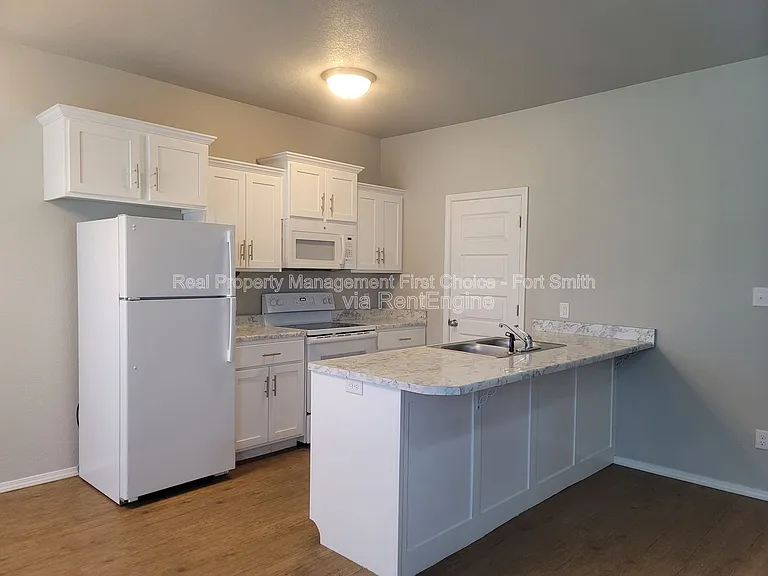 2100 Ingalls Ln #C — Photo 6