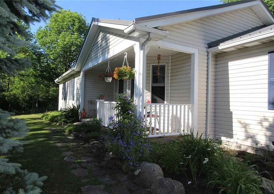 1st image of 6327 Woodland Dr