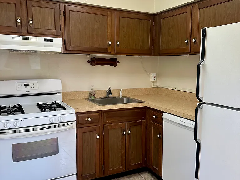 320 S Swarthmore Ave #C1 — Photo 6