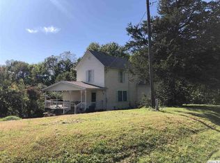 213 1375e St, Versailles, IL 62378