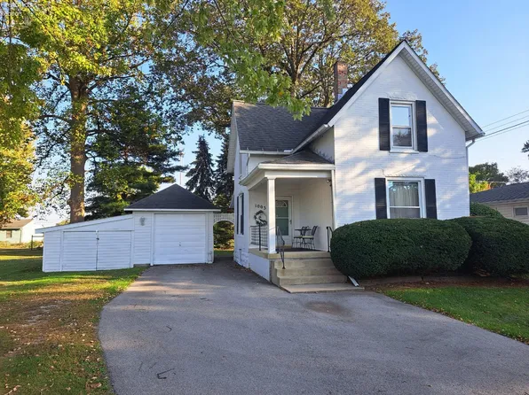 1003 N 5th St, Fremont, OH 43420
