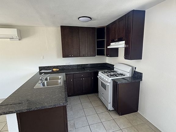 4th image of 163 E 15th St APT 8