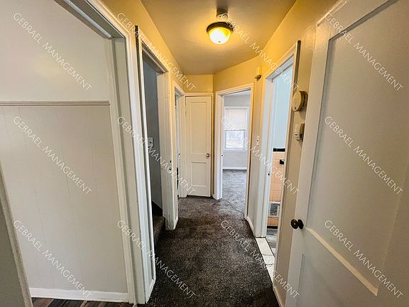 5th image of 18323 Shaftsbury Ave