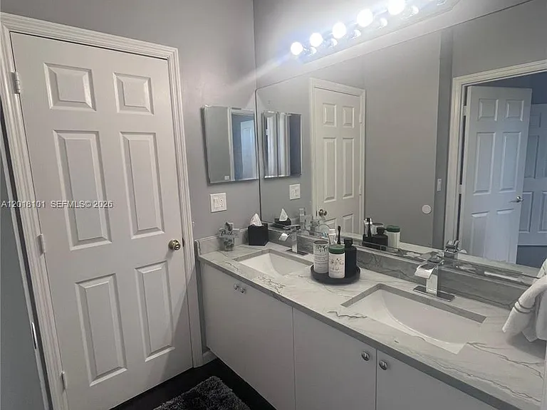 681 NW 42nd Ave #- — Photo 21
