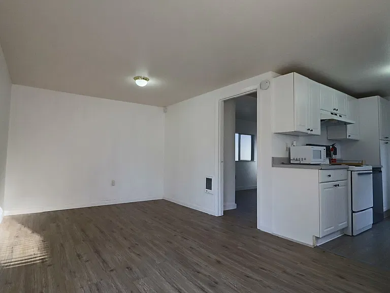 2344 Trenton Ave NE #1/2 — Photo 15