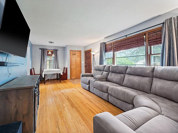 5th image of 9335 6th St NE