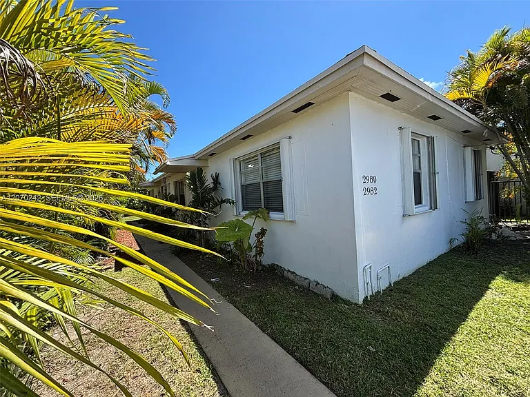 2980 SW 25th St #1 — Photo 8