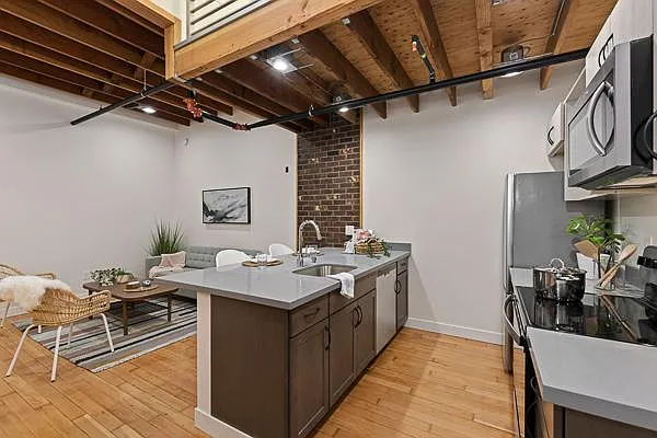 290 Burnett Ave S #214 — Photo 6