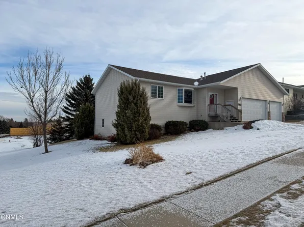 1708 14th Ave SE, Mandan, ND 58554