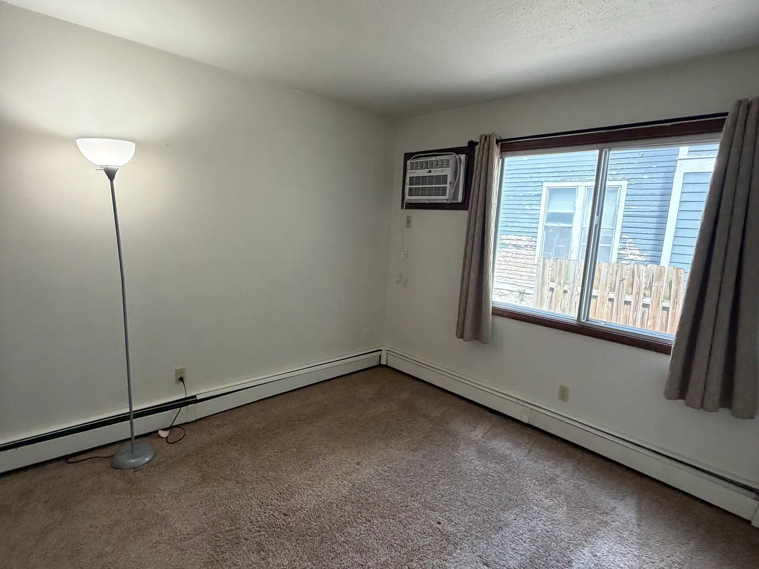 1 bed, 650 sqft, $900 — Photo 2