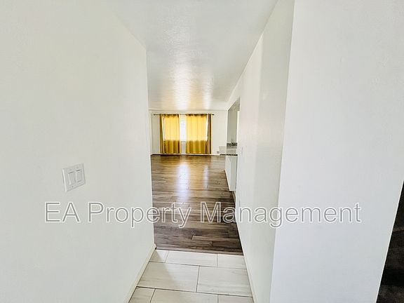 3rd image of 1208 Alcazar St NE