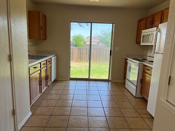 4th image of 3704 Farallon Isle