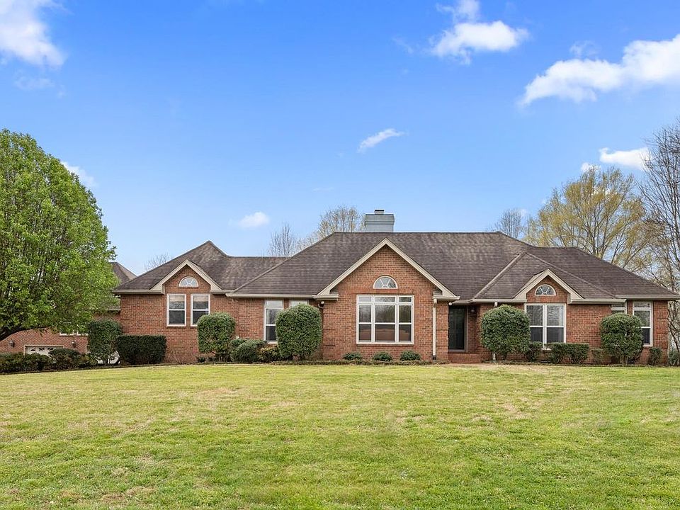 1st image of 1013 Heritage Woods Dr
