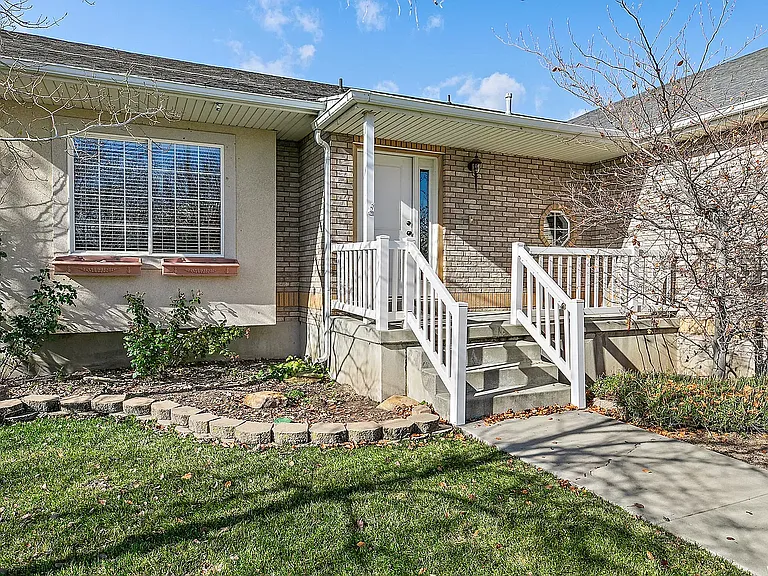 9362 S Wild Clover Ln — Photo 3