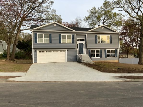26 Harold St, West Haven, CT 06516