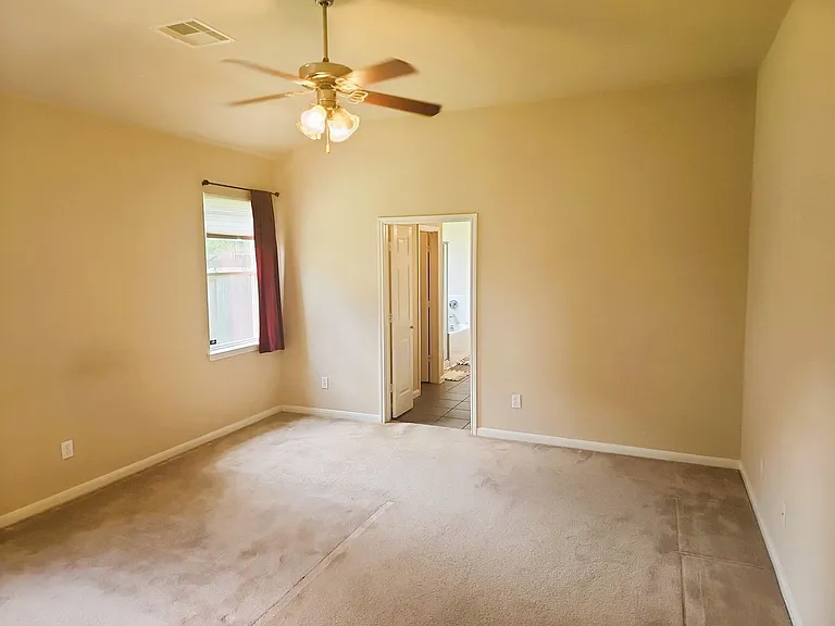 1014 Spring Lakes Haven Dr — Photo 5