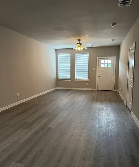 307 Jack Finney Blvd #1017 — Photo 2