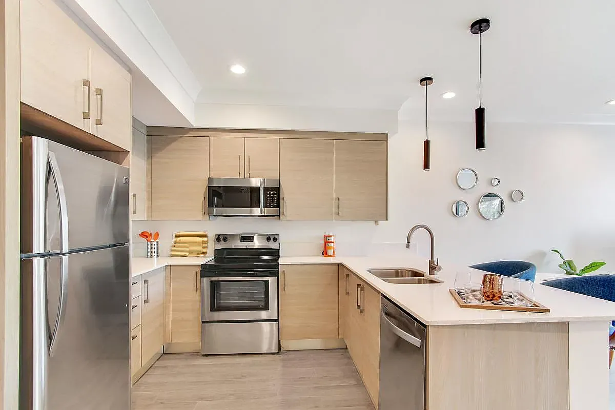 Parkway Apartments — Photo 1