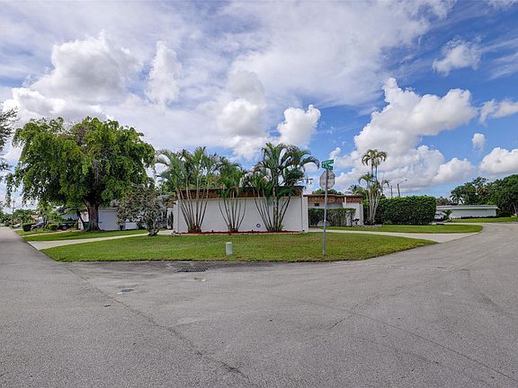2nd image of 4911 Bayberry Lane