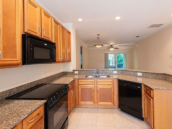 5th image of 225 Bayberry Cir Unit 503