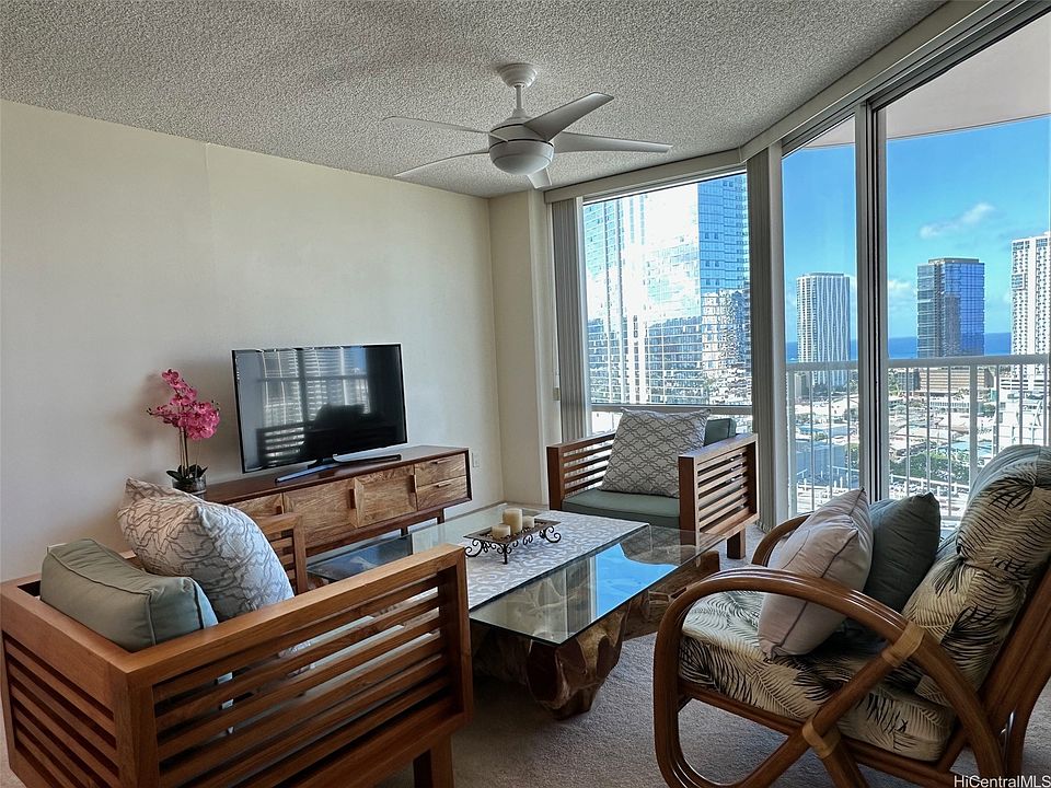 1st image of 801 S King St APT 2304