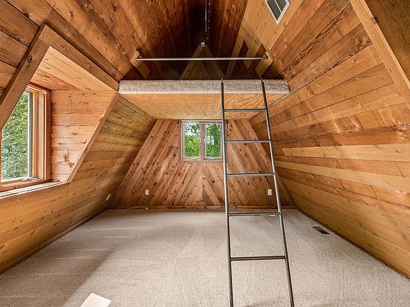 5th image of 4634 Kingsdale Dr