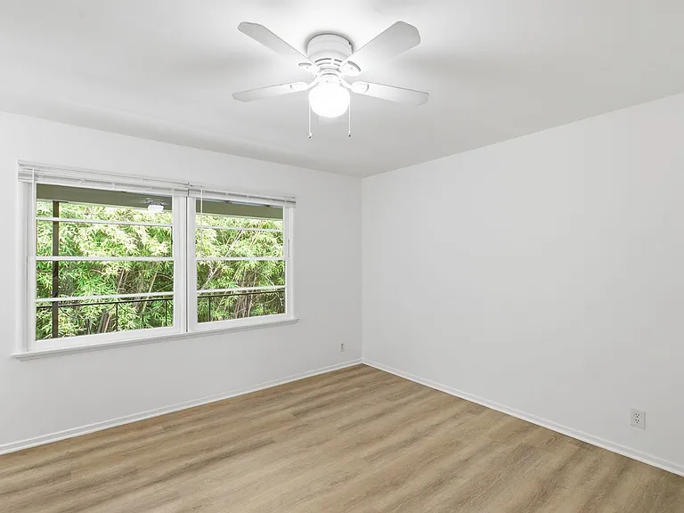 1453 S Westgate Ave — Photo 5