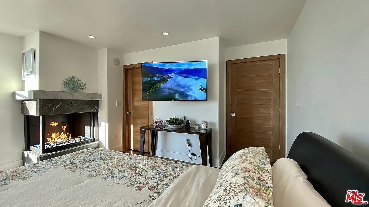 2 bed, 1855 sqft, $14,500 — Photo 3
