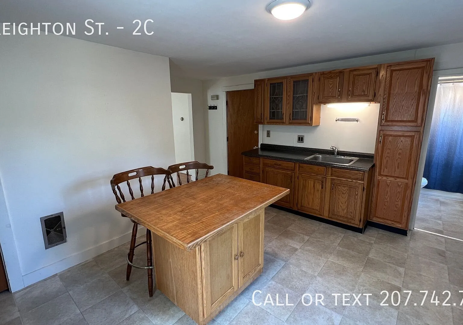 2 Bedroom - 1 Bath 2nd Floor Apartment in Newmarket, NH — Photo 3