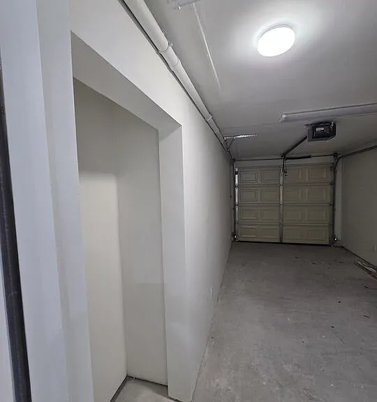 5353 1/2 S Harcourt Ave — Photo 10