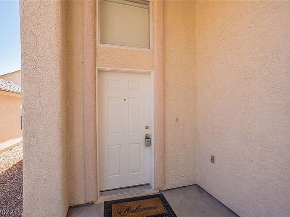 3rd image of 8937 Iron Hitch Ave