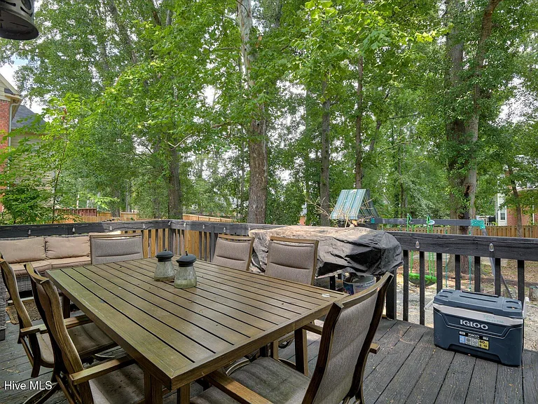 1084 Severn Dr — Photo 28