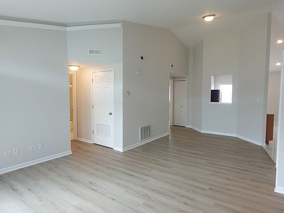 4th image of 9435 S 79th Ave APT 302