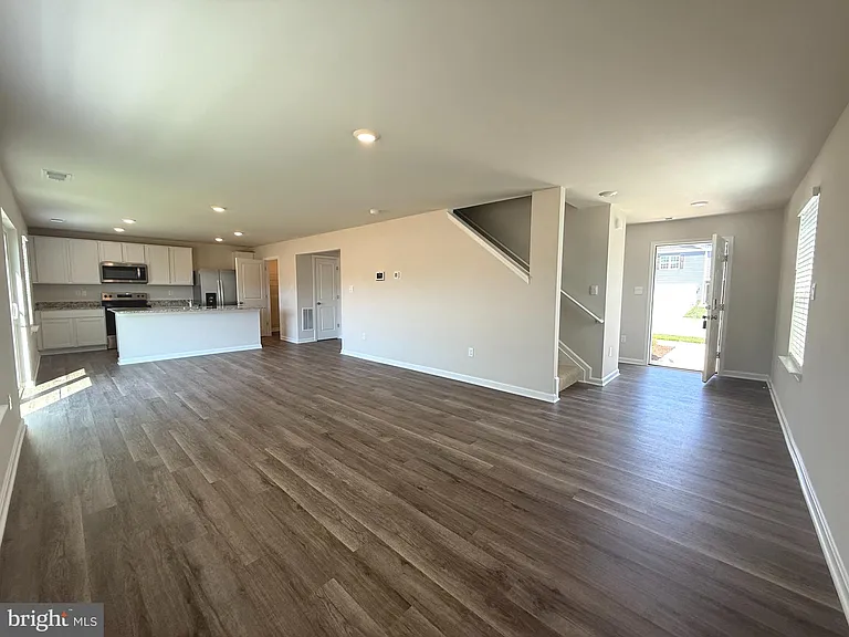223 Orpington Dr — Photo 1