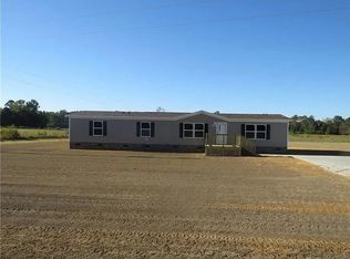 422 Barker Church Rd, Lumberton, NC 28358