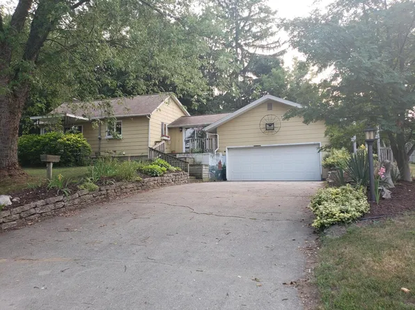 311 Walnut St, Shelby, MI 49455