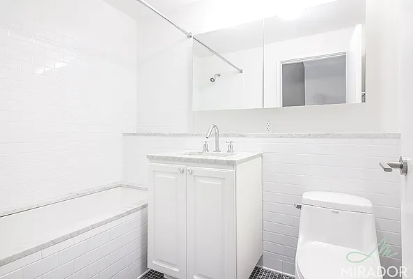 Rented by Mirador Real Estate | media 13