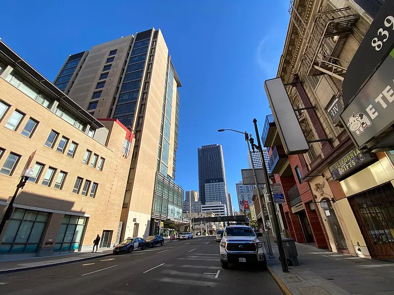 833 Kearny St #31 — Photo 12