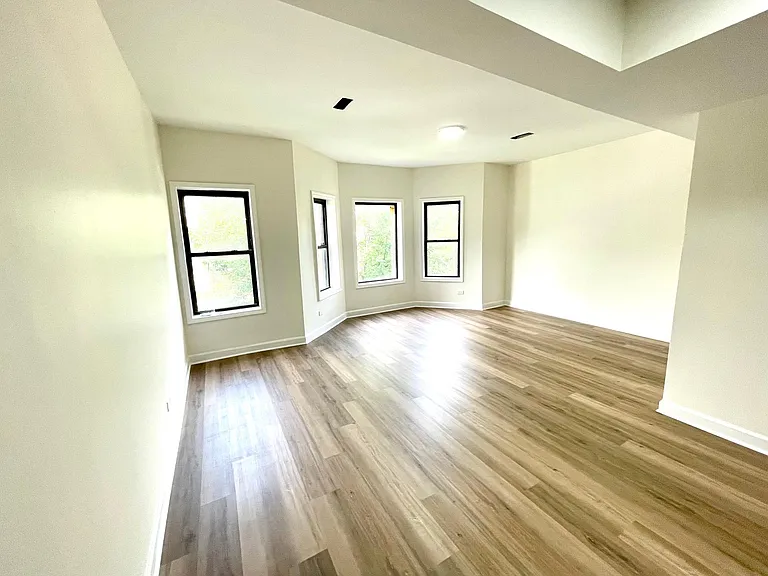 5623 S Prairie Ave #3S — Photo 3