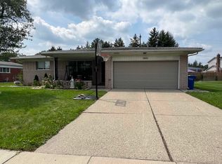 30833 Austin Dr, Warren, MI 48092