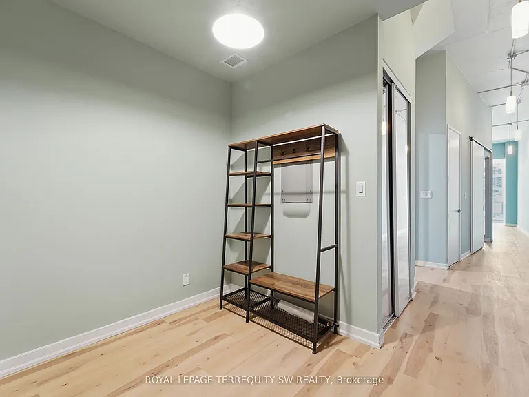 380 Macpherson Ave #324 — Photo 17