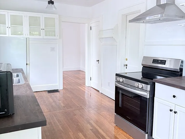 94 Louisiana Ave — Photo 7